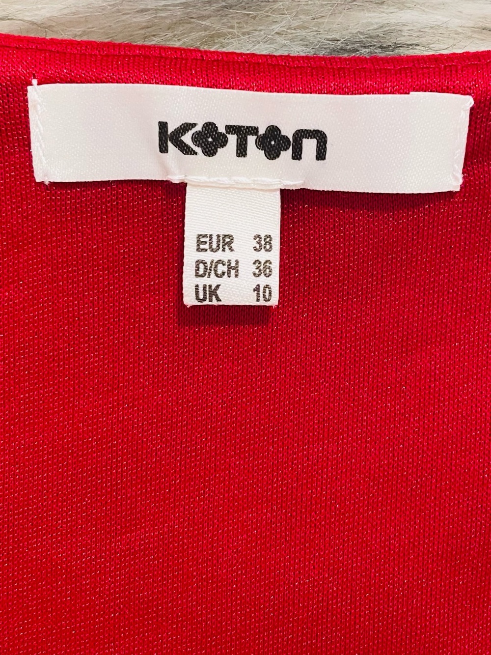 Sleeveless Red V-Neck Swing Mini Dress - Picture 4 of 4